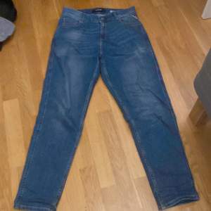 Replay jeans i 9/10 skick! Säljer pga för stora.