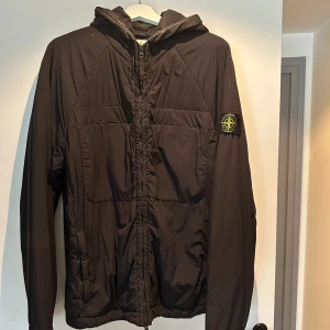 Stone Island  - Jacka höst / vår  Använd 2 gånger  Skick 9/10