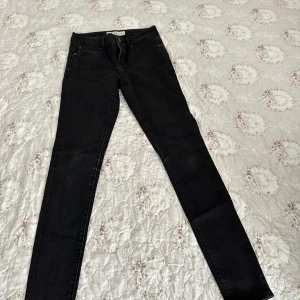 Jeans  - Low waist Skinny jeans   Helt nya oanvänd 