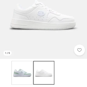 Champion skor  - Säljer dessa skorna som jag köpte förra året. Har använt dem flitigt men de är fortfarande i gott skick Kom privat för fler bilder :) Nypris 399! 