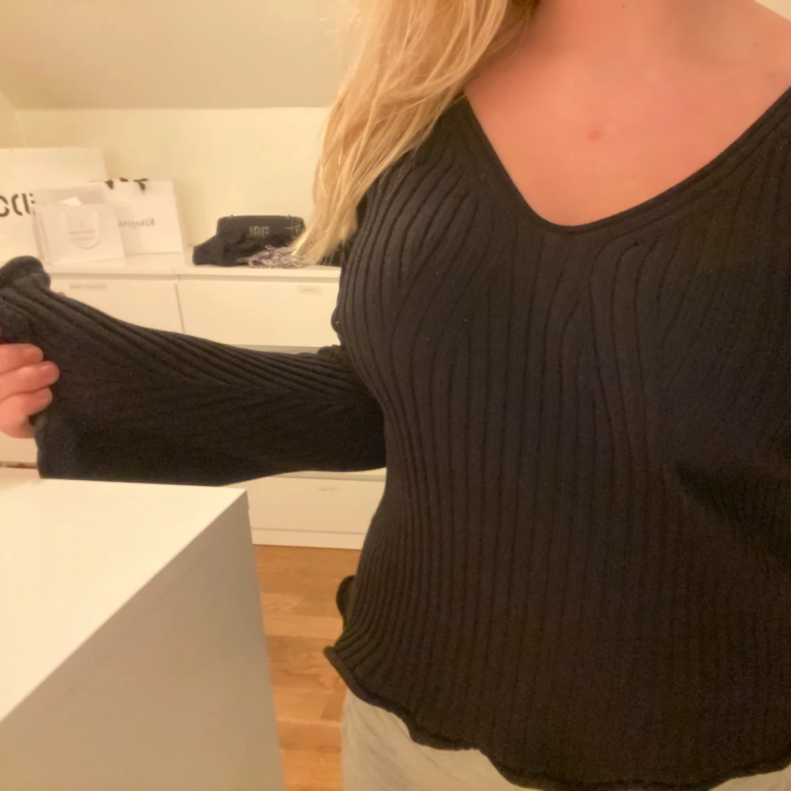 Ribbad svart tröja!!!