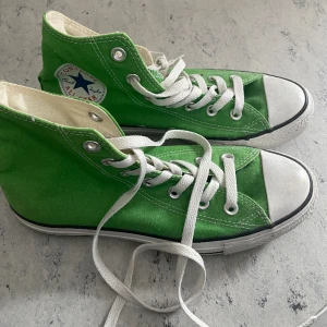 Gröna converse skor - Väldigt fina vintage gröna converse i väldigt bra skick