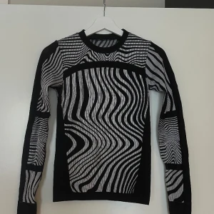 Skidtröja mönstrad - Mönstrad skidtröja, använd 1 gång.