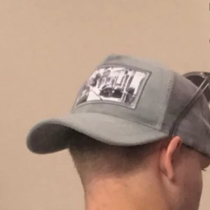 Valvet keps - Tjena säljer denna velvet kepsen för 200 kr vid fler bilder eller frågor skicka ett pm till mig 