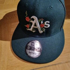 9 fifty snapback - Köpt från hatstore Använd endast 2-3 gånger