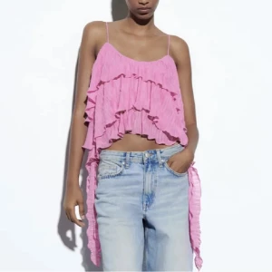 Rosa volang topp  - Fin volang från zara köpt i somras 2023 som inte säljs längre 