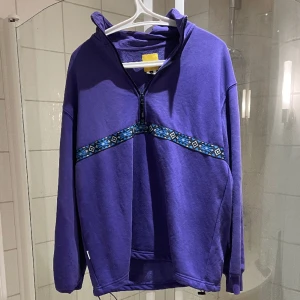 Rotation tröja - Säljer min rotation tröja för bra pris. Skick 9/10. Han använt nån gång. Nypris 700kr.  Hör av dig för mer frågor!