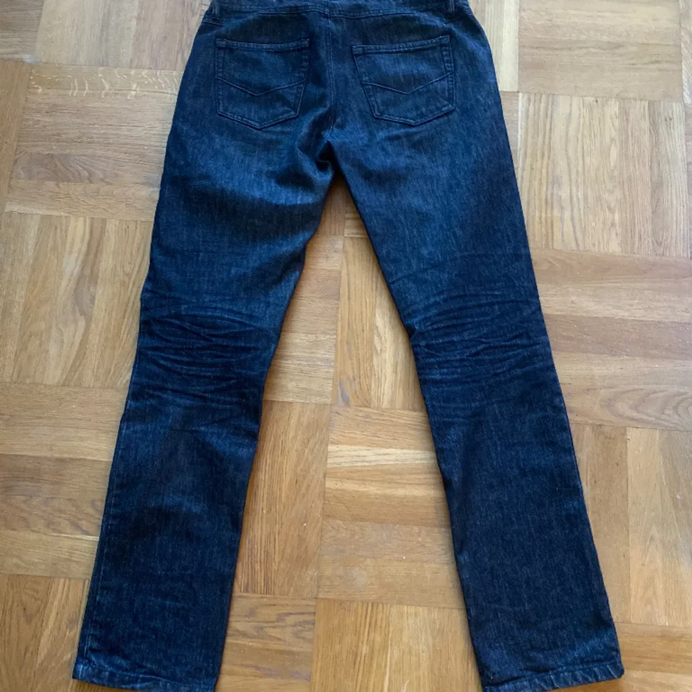 low waist, aldrig använda. Jeans & Byxor.