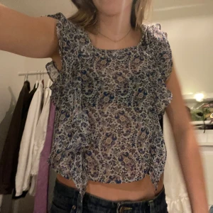 jättefin mönstrad blus💓💓 - En jättefin mönstrad blus jag köpt för länge sedan, perfekt till sommaren. ❤️