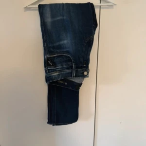 Replay anbass  - Säljer ett par feta replay anbass hyperflex jeans! Använda nån gång men i ett skit bra skick! 9/10 skick!