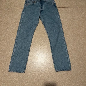 Levis jeans 501 - 1 gång använda  30x30 Pris kan diskuteras 