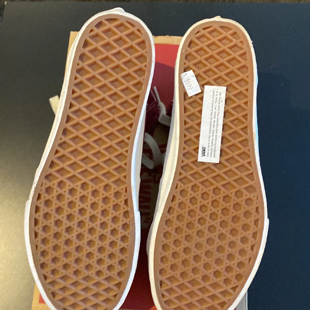 Fråsha, Oanvända vans sneakers Priset kan diskuteras . Skor.