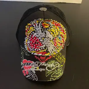 Ed Hardy keps, har inte hittat exakt denna online så ganska rare.  Tar bud från 400kr