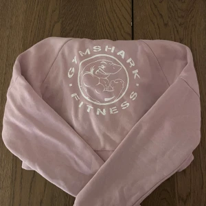 Gymshark tröja - Gymshark croppad hoodie, aldrig använd. 