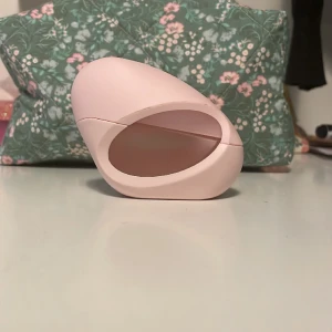 Helt ny ariana MOD blush parfym - Parfymen är endast testad, googla för att läsa de exakta noterna men parfymen är fräsch och söt🥰