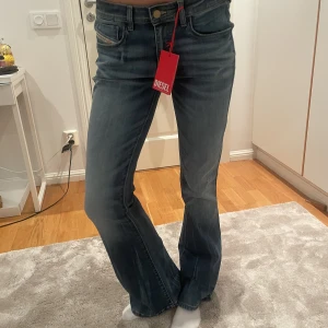 Dieseljeans! - Skitsnygga dieseljeans! Storlek 16 i barn men passar perfekt på mig som är 175 och vanligtvis har 26/32 i dieseljeans