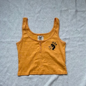 Linne - Linne med fint tryck på, aldrig använd💕 Frakt tillkommer📦