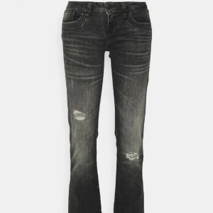 Svarta LTB jeans - Säljer mina svarta LTB jeans eftsom de var för stora på mig, nypris 829kr säljer för 549kr pris kan diskuteras, knappt använd 