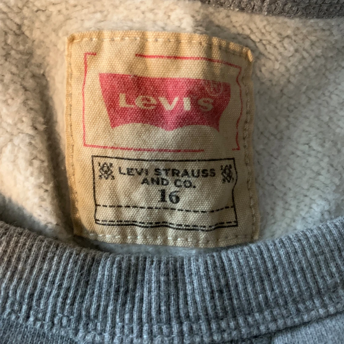 Levis sweatshirt  - 90