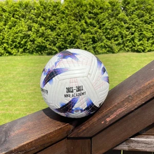 Fotbolls bundel - Vara 1 premier league boll värde 350kr. Vara 2 10st fotbolls kornor. Vara 3 fotbolls trappa Justerbar.  Vara 4 10st fotbolls korkar.