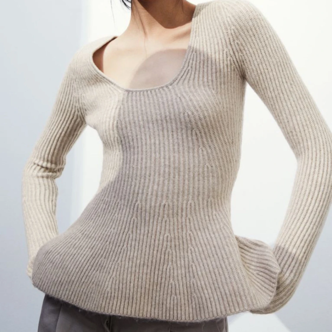 Hm beige stickad peplumtopp