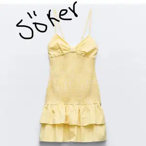 Söker den här gula klänningen från zara i storlek xs eller s. Pris är diskuterbart men helst mellan 300-500kr