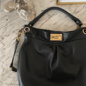 Marc Jacobs väska - Så fin och rymlig väska ! Lånade bilder🥰 