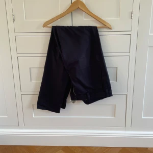 Chinos - Chinos | Skick 8/10 | Storlek L (180, 52) | Nypris 900kr | Fraktar spårbart med Instabox eller PostNord | Hör av er vid funderingar | A&W fashion🌟