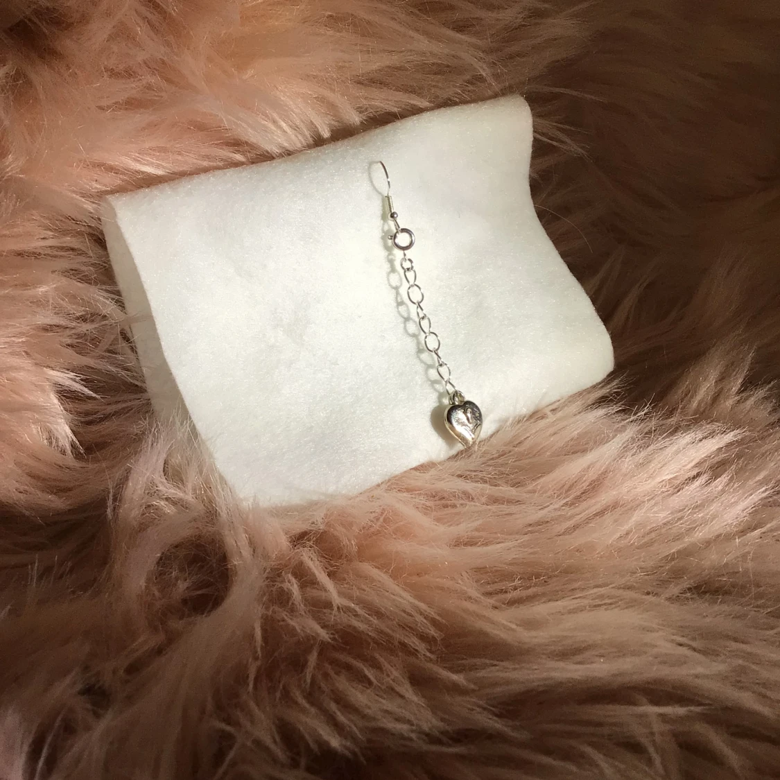 Silvrigt hjärt örhänge - 90