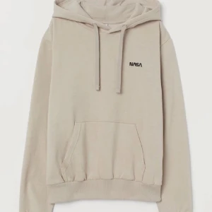 Hoodie beige - Jättemysig fin hoodie som inte kommer till användning längre🤍