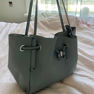 Zara väska  - Så söt väska från zara