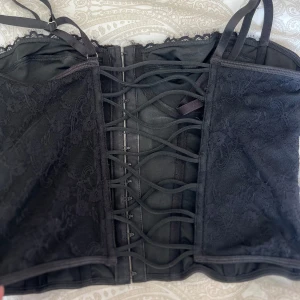 Svart korsett topp - Svart korsett topp🤗 