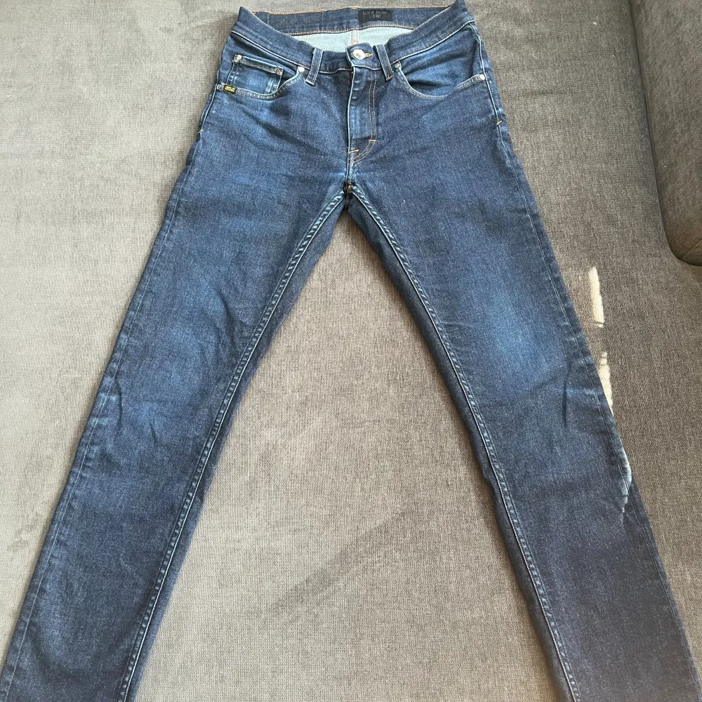 Mörkblåa Tiger of Sweden jeans storlek 30:32 . Jeans & Byxor.