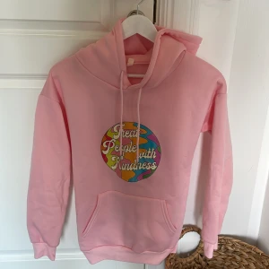 Harry styles hoodie - Från nån hemsida å nypris 600