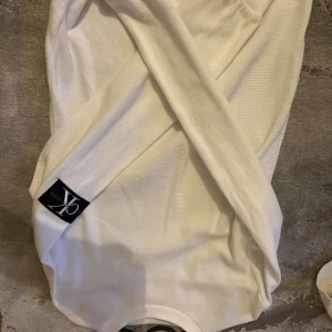 Calvin klein - Fin Calvin Klein tröja. Används bara en gång säljer pga att har ingen nytta med den längre. Frågor det bara ställa:)