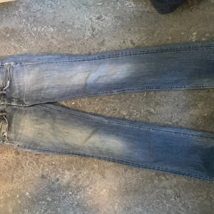 Vintage jeans - Jätte fina jeans, i storlek xs fast passar dock också S, helt nya  bara testade, köpta för 700 Pris kan destrueras!💞