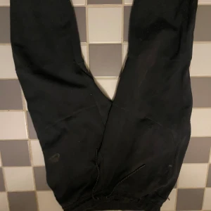 Nike tech pants - Säljer Nike tech byxor storlek S. Sälj då dom är för små 👍