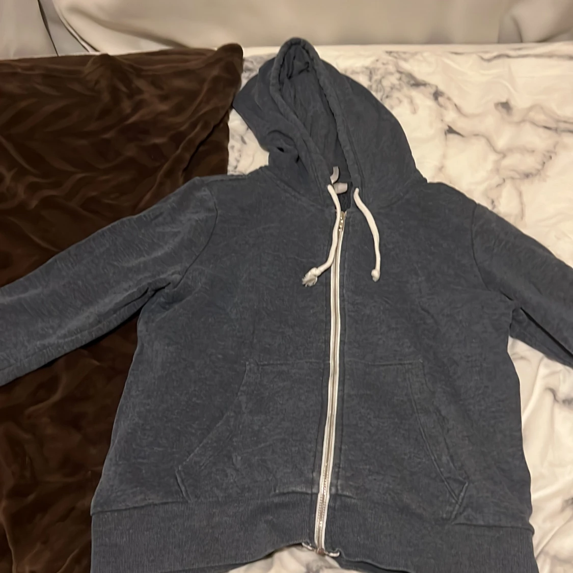 Blå/grå ziphoodie