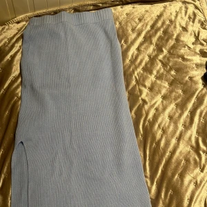 Blå Kjol - Slits i benet,blå