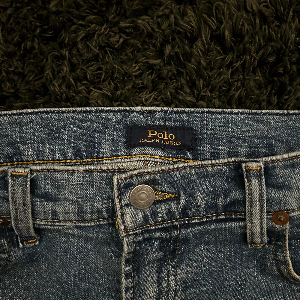Riktigt snygga Ralph Jeans 👖  Inga fel, smuts eller hål! Riktigt bra skick😮‍💨 storlek 32/30 99% Bommull🐑. Jeans & Byxor.