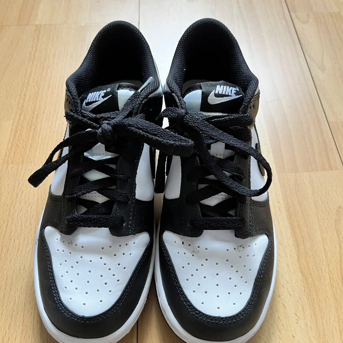 Nike Panda Dunks - 90