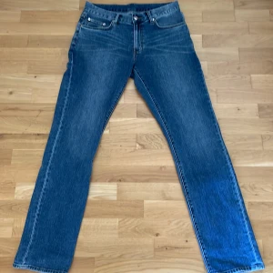 East West - blåa jeans regularfit - Knappt använda sedan köp på butiken Brothers