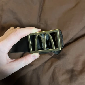 Mcdonalds skärp kvinnosize - Mcdonalds bälte som jag fått av min kille när han jobbade på donken! 