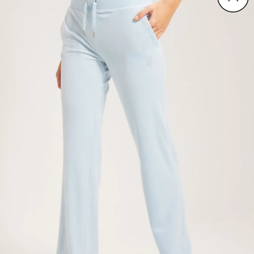 Juicy Couture byxor i xs med lappen kvar endast testade. Jeans & Byxor.
