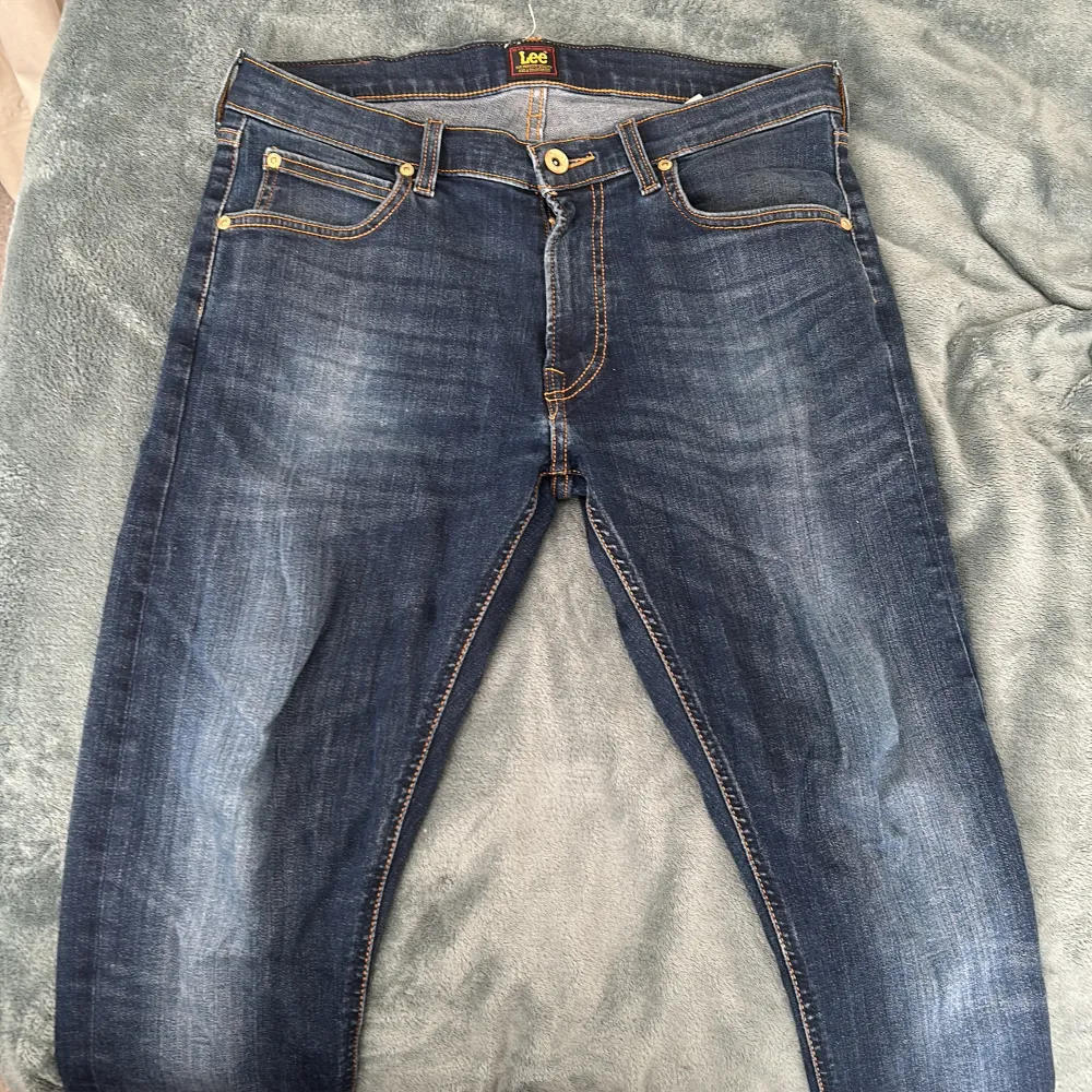 10/10 skicka W30 L30 Säljer för att de är för små. Jeans & Byxor.