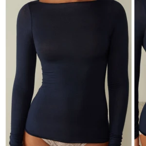 Populära intimissimi toppen (oanvänd) - Nypris: 449kr Säljs för 220!!!!!  Över 100kr billigare + oanvänd!!!!!