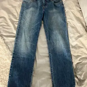 Levis jeans modell 501, strl 27/32💞