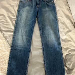Levis jeans - Levis jeans modell 501, strl 27/32💞