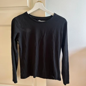 tröja - Svart basic tröja