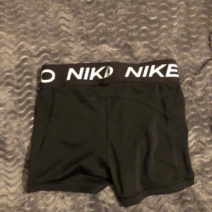 Nike pro byxor  - Tränings shorts 